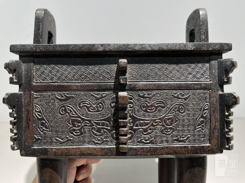 明万历 铜饕餮纹四方鼎式炉 - 图8